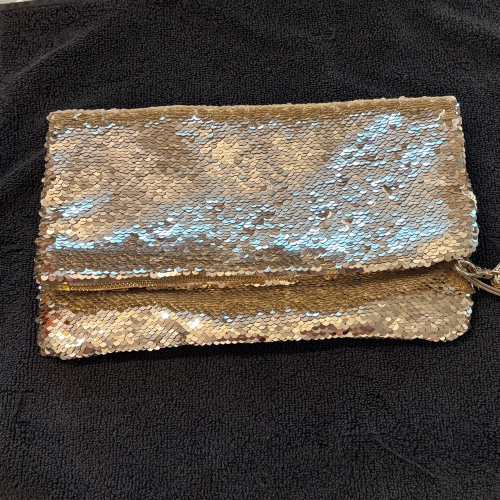 Stella & Dot Gold and Silver Sequin Clutch